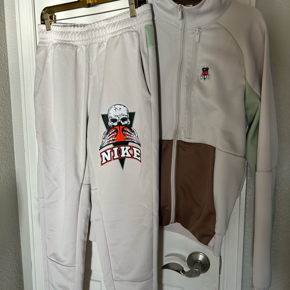 Nike Skeleton Tracksuit - Gray and Brown